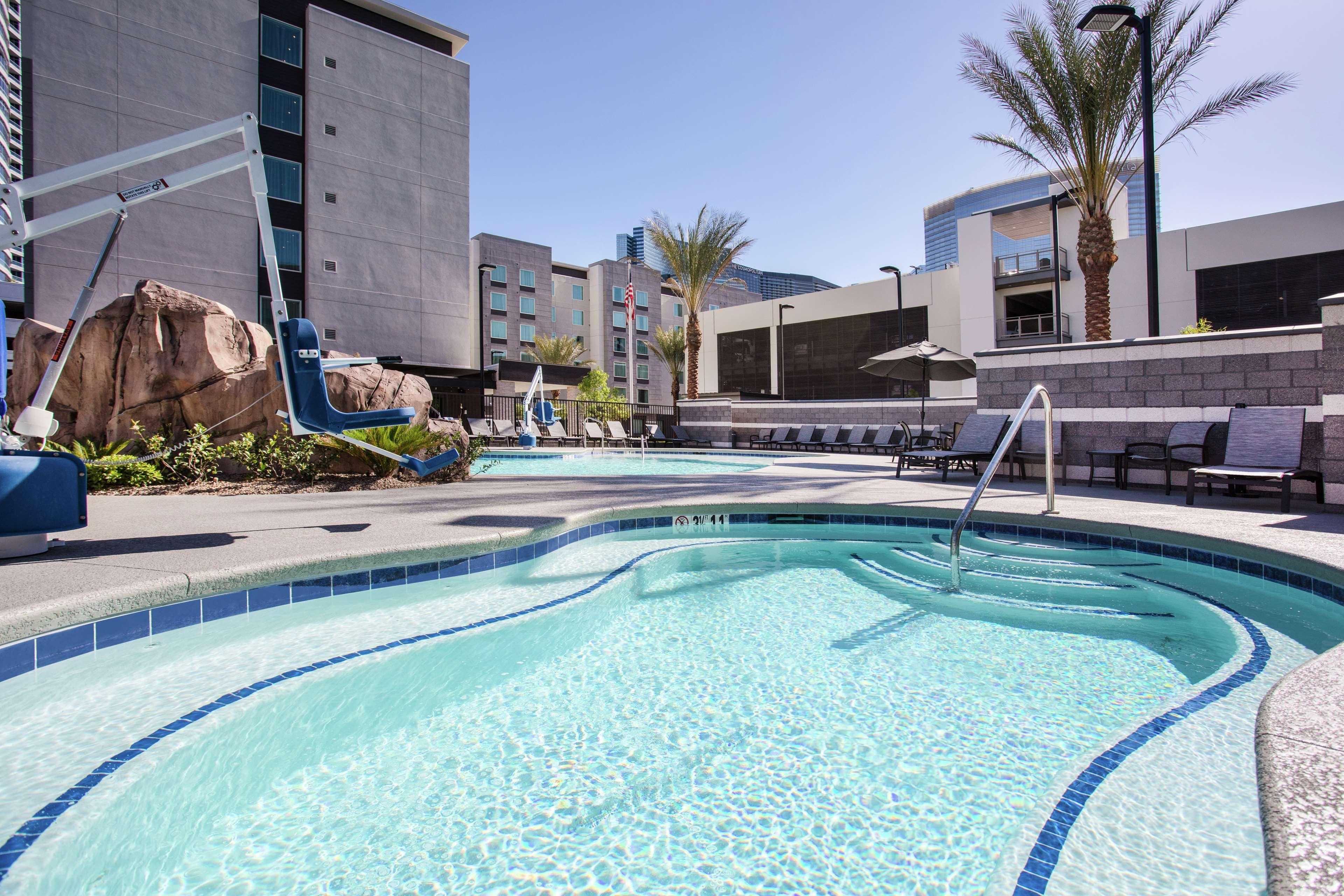 Hilton Garden Inn Las Vegas City Center Exterior photo